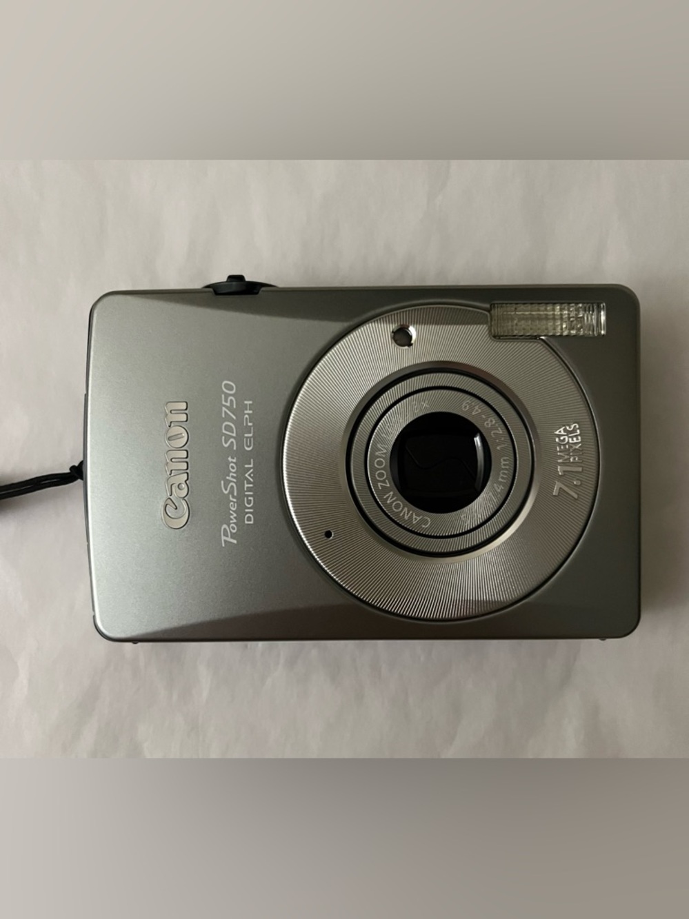 Canon PowerShot SD750 Digital Elph Camera - Silver